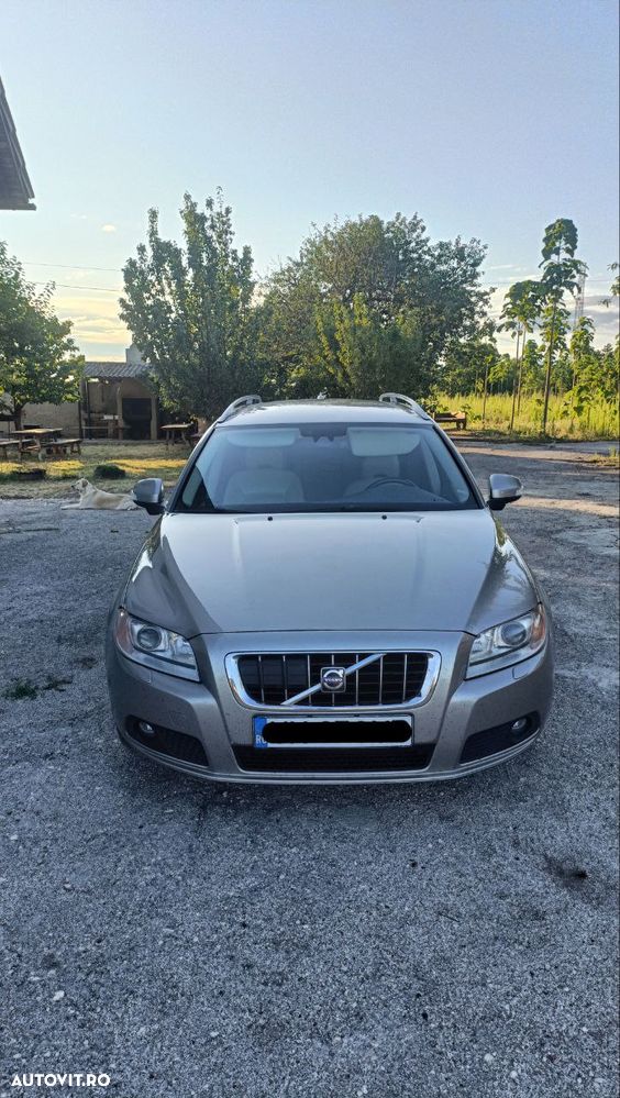 Volvo V70 2.4D Summum - 1