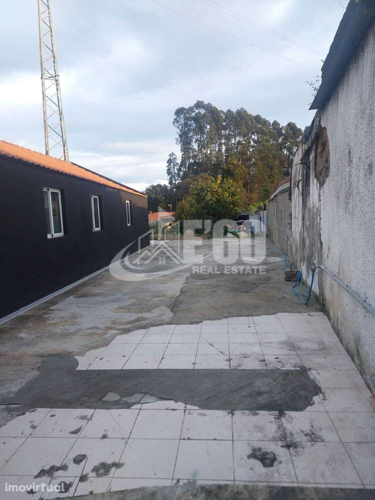 Moradia T2 Térrea Totalmente Restaurada - Grande imagem: 3/26