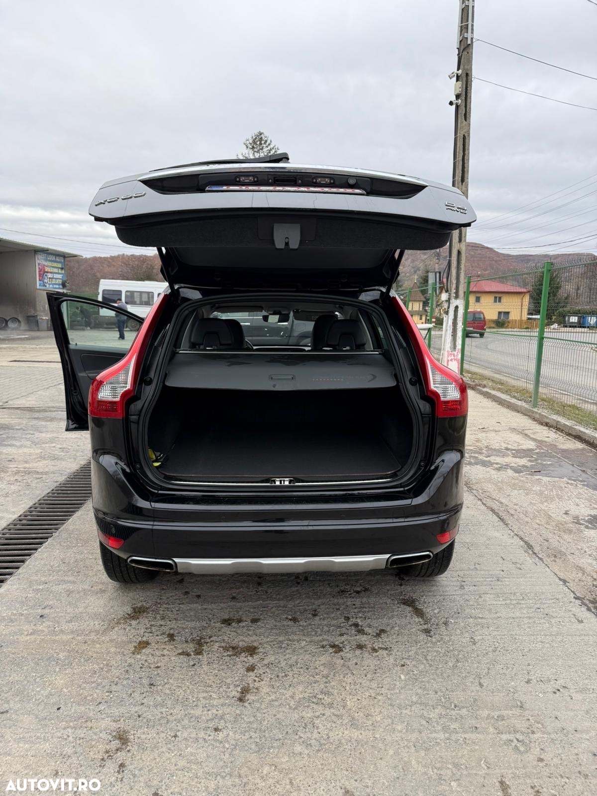 Volvo XC 60 D4AWD Ocean Race - 14