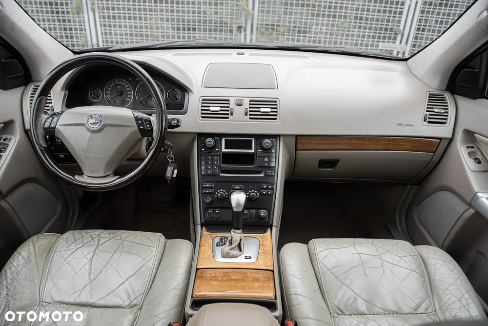 Volvo XC 90 T6 Momentum - 23