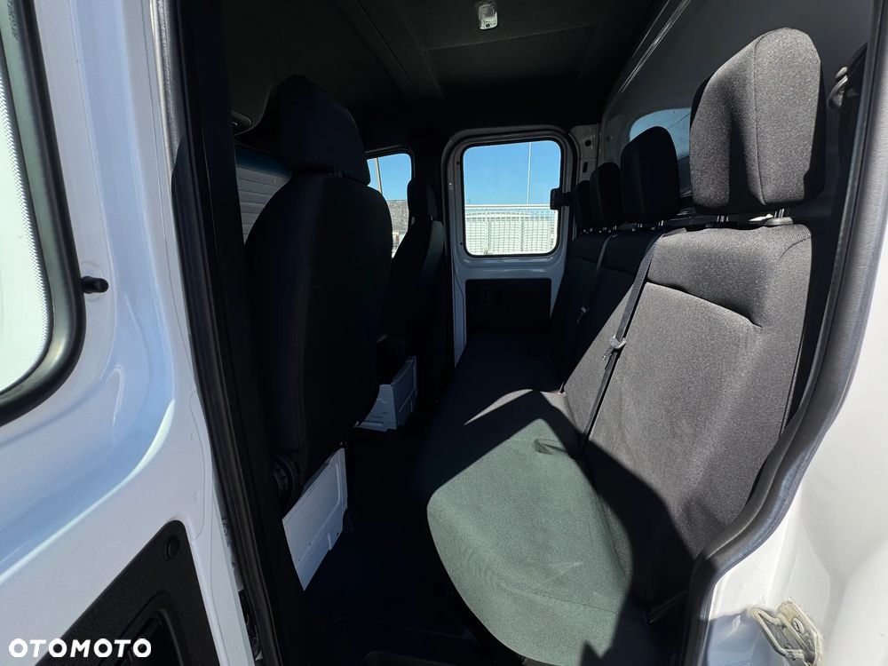 Mercedes-Benz Sprinter - 19