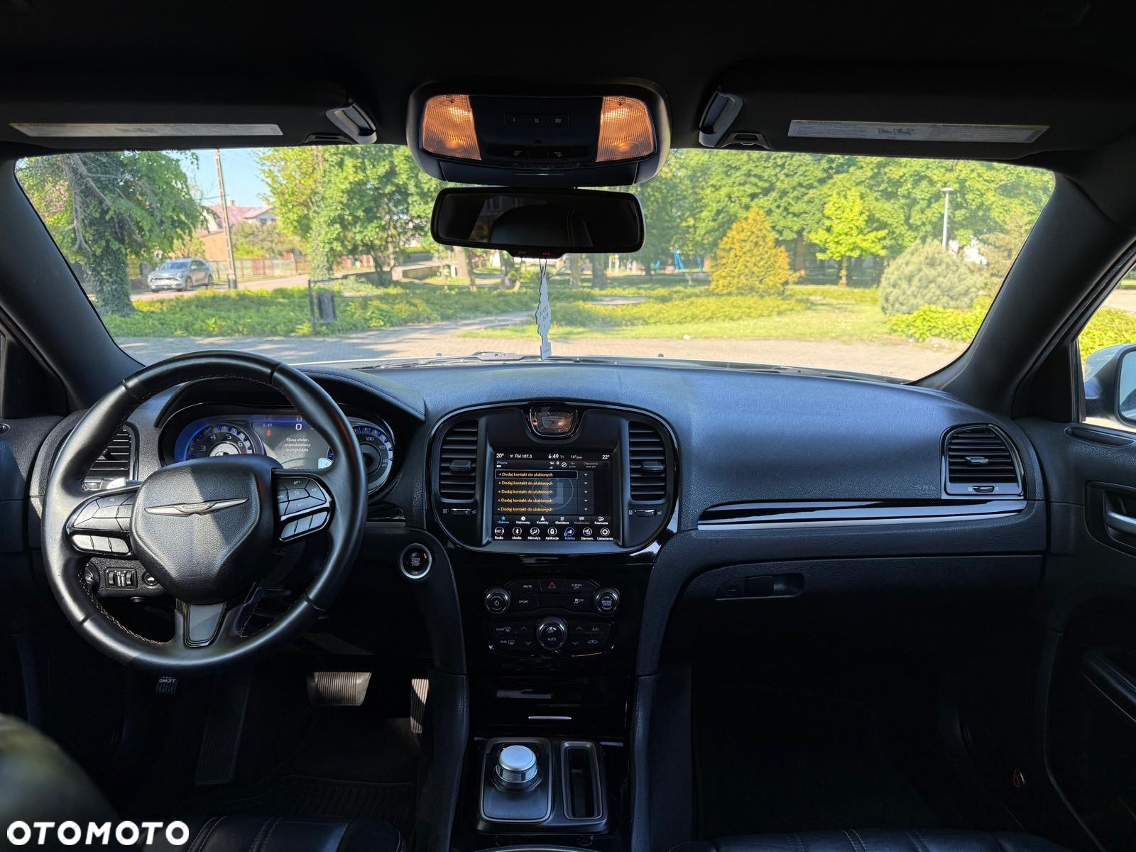 Chrysler 300s - 13