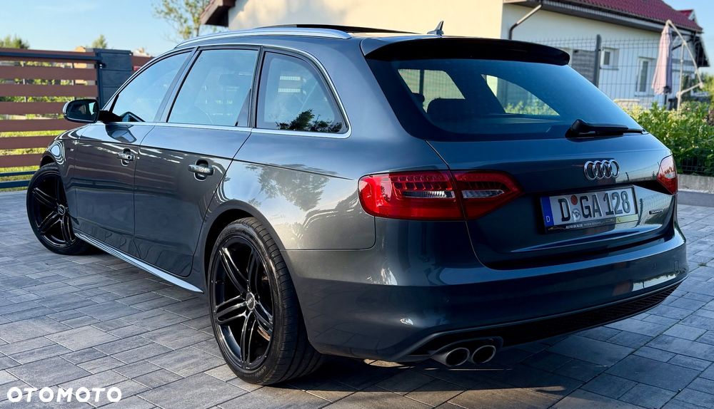 Audi A4 Avant 2.0 TDI DPF clean diesel quattro S tronic S line Sportpaket - 2