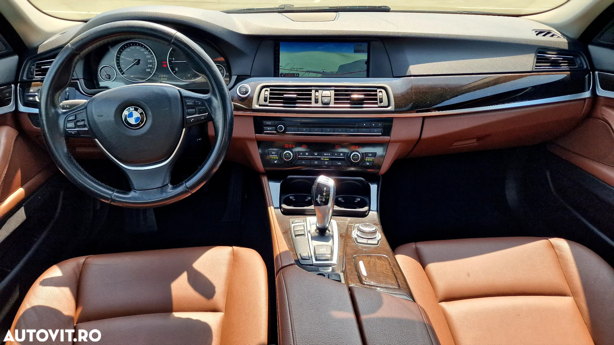BMW Seria 5 520d Aut. Luxury Line - 2