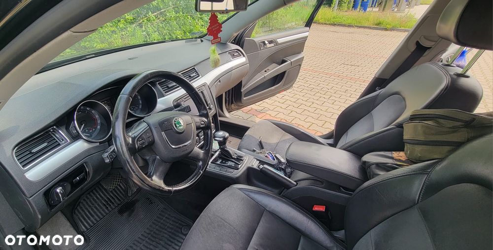 Skoda Superb 2.0 TDI DSG Exclusive - 7