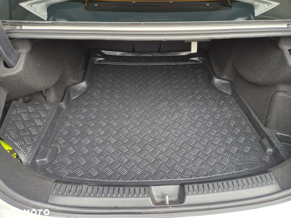 Mercedes-Benz Klasa E 220 d Avantgarde - 9