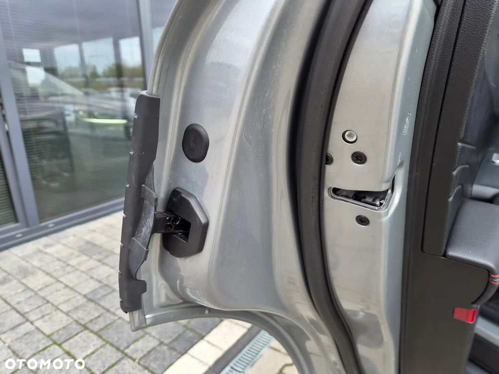 Ford Kuga 2.5P PHEV FWD ST-Line X - 26