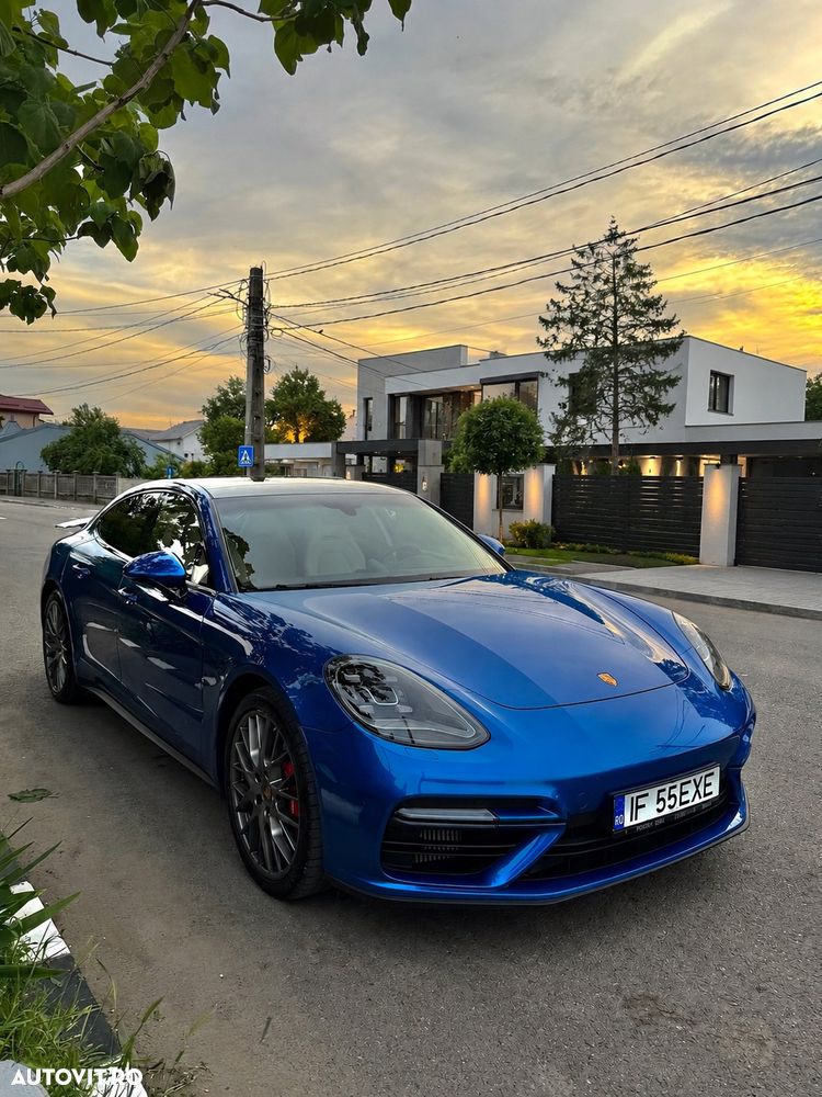 Porsche Panamera Turbo - 1