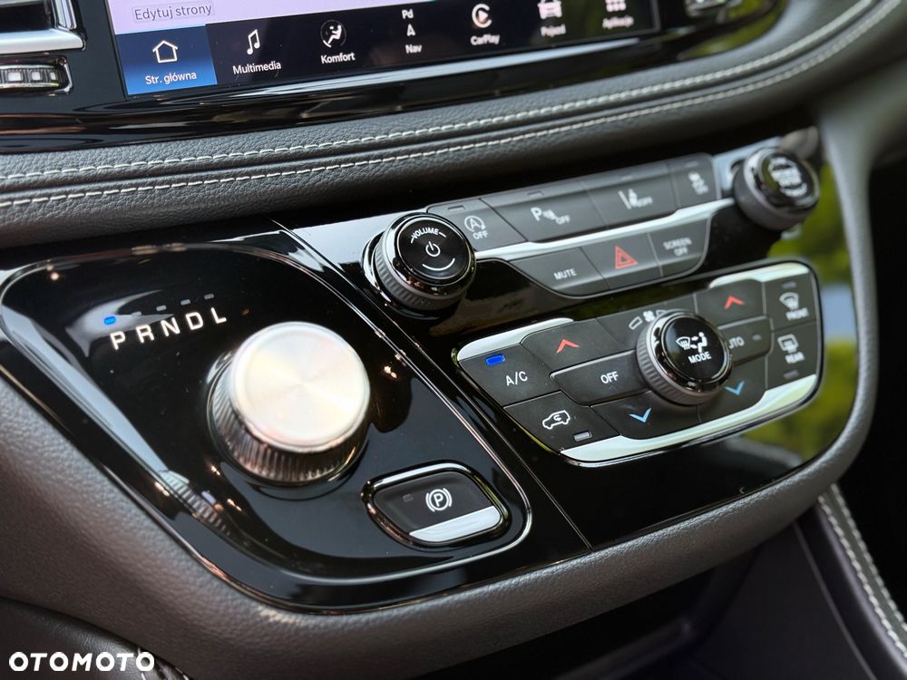 Chrysler Pacifica - 23
