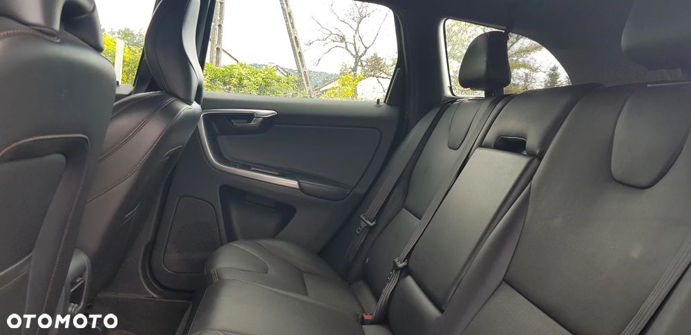 Volvo XC 60 D3 Geartronic Summum - 16