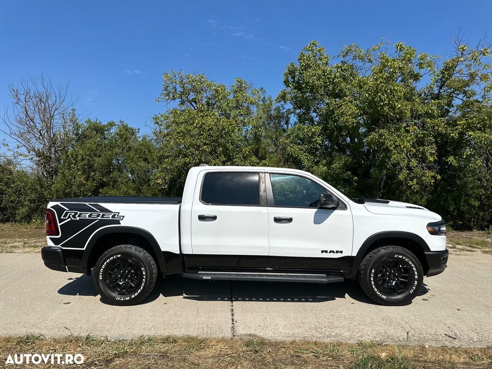 Dodge RAM - 8