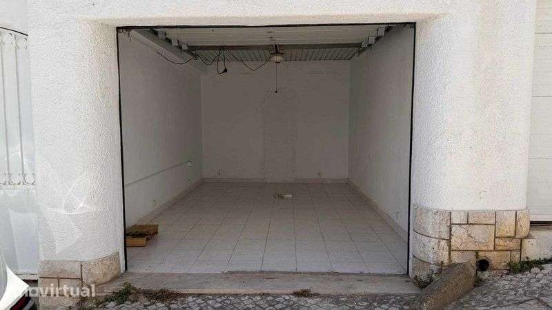 GARAGEM EM BOX C/Acesso pela Rua - Rua do Ténis, Albufeira - Grande imagem: 3/4