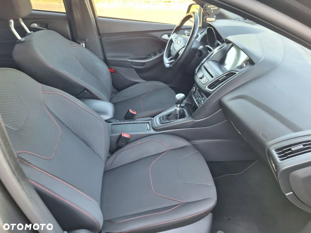 Ford Focus 1.5 EcoBoost ST-Line Red ASS - 19