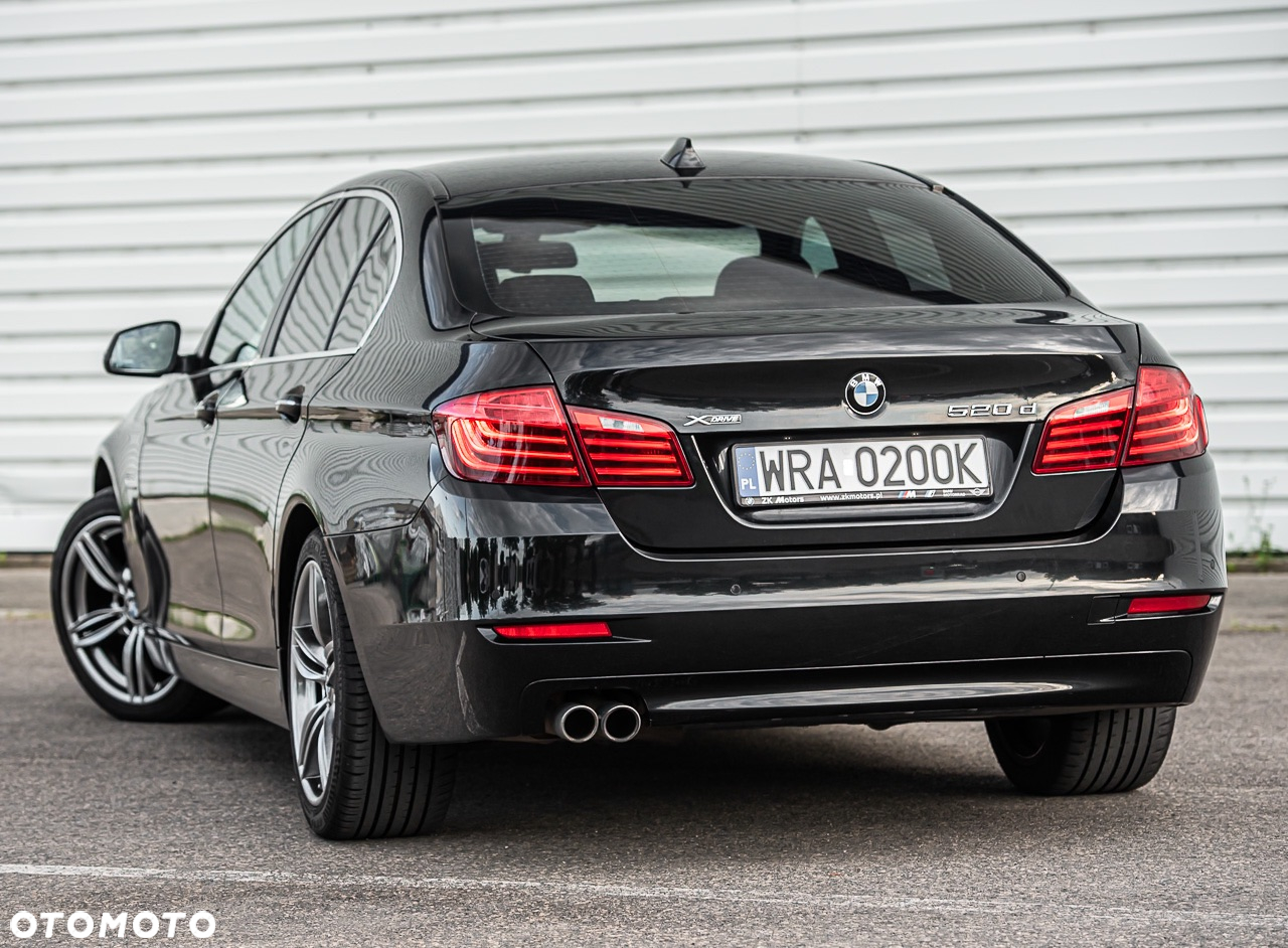 BMW Seria 5 520d xDrive - 12