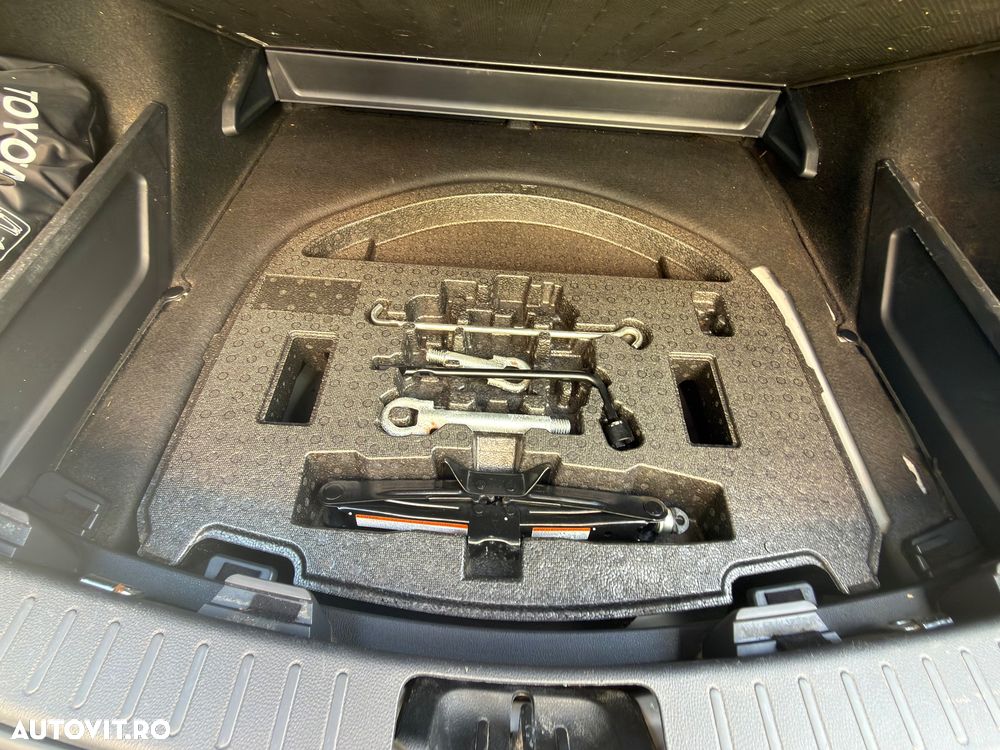 Toyota Corolla 1.8 HSD Business - 24