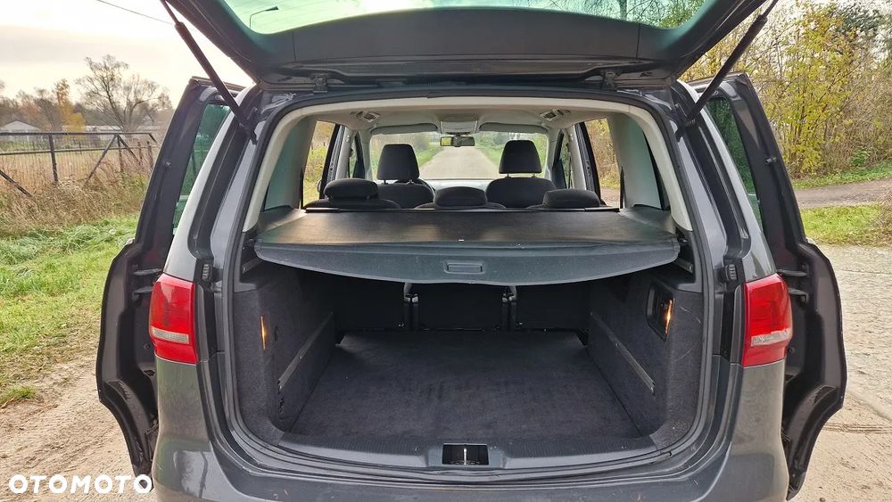 Volkswagen Sharan 2.0 TDI Trendline DSG - 11