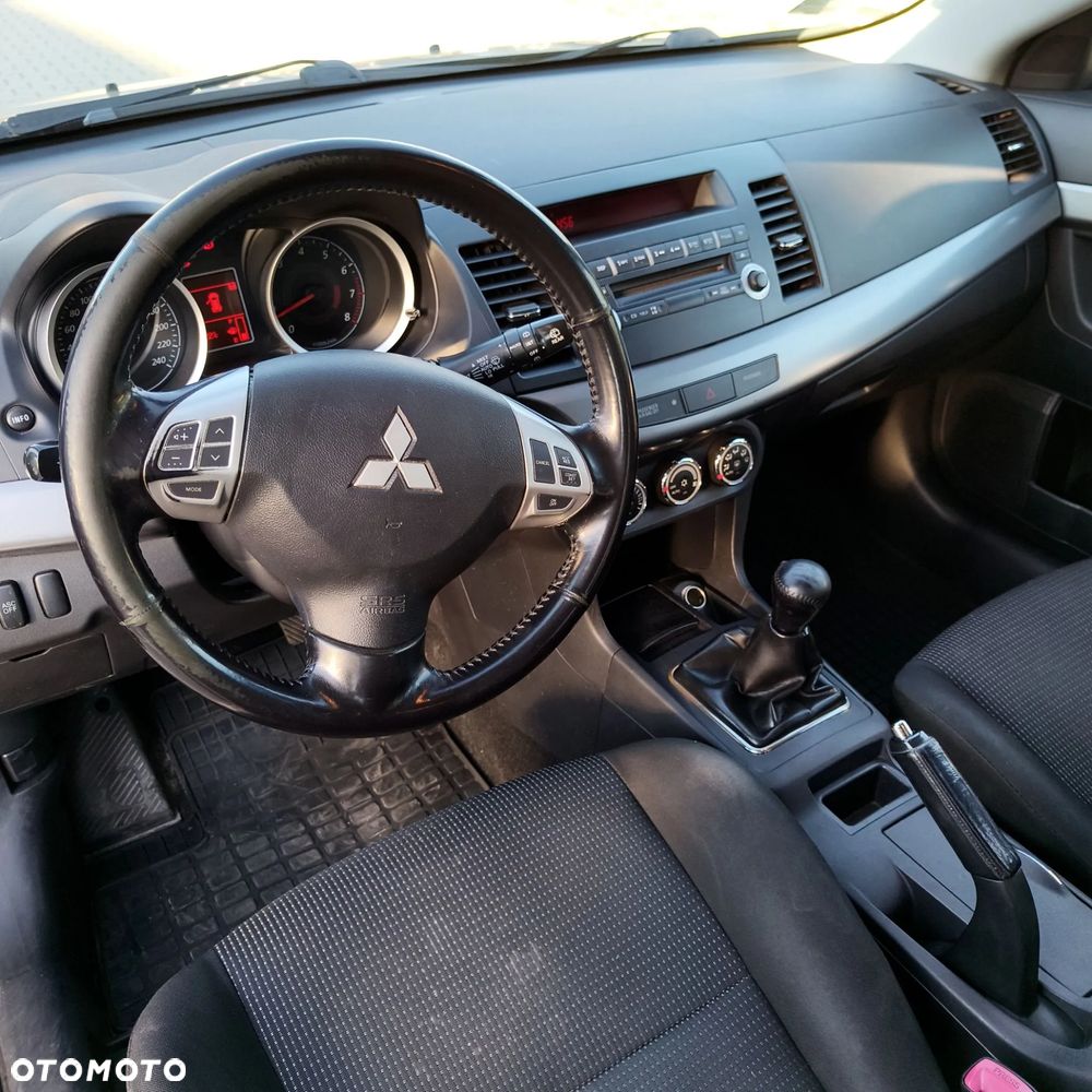 Mitsubishi Lancer - 16