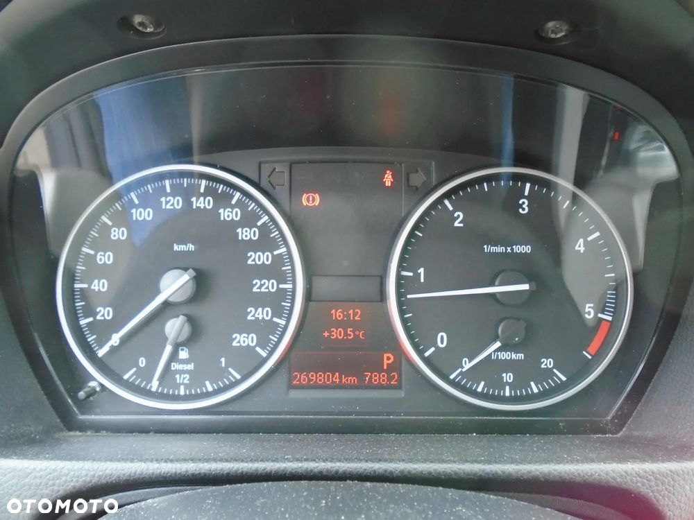 BMW Seria 3 318d - 14