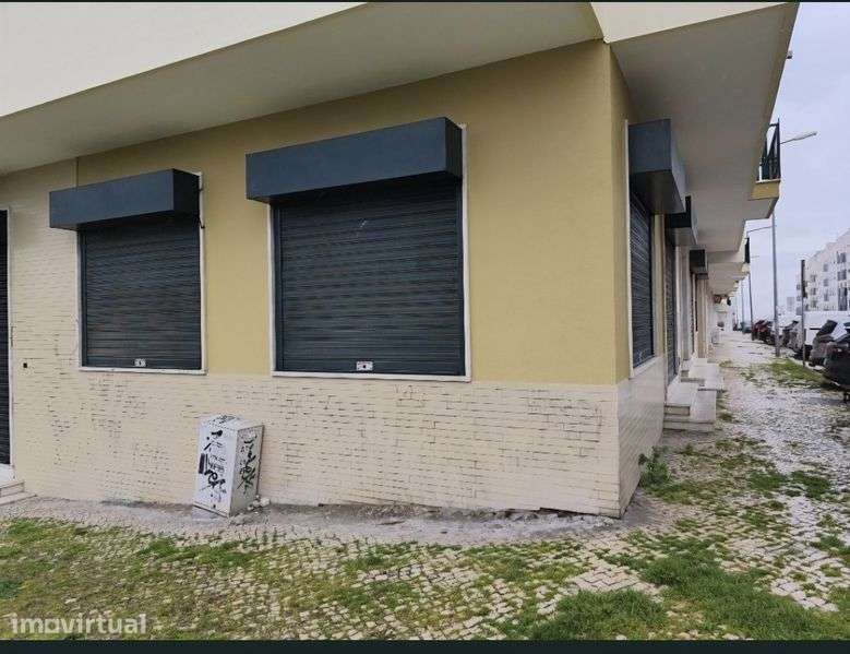 Loja Santa Iria de Azóia - Grande imagem: 2/8