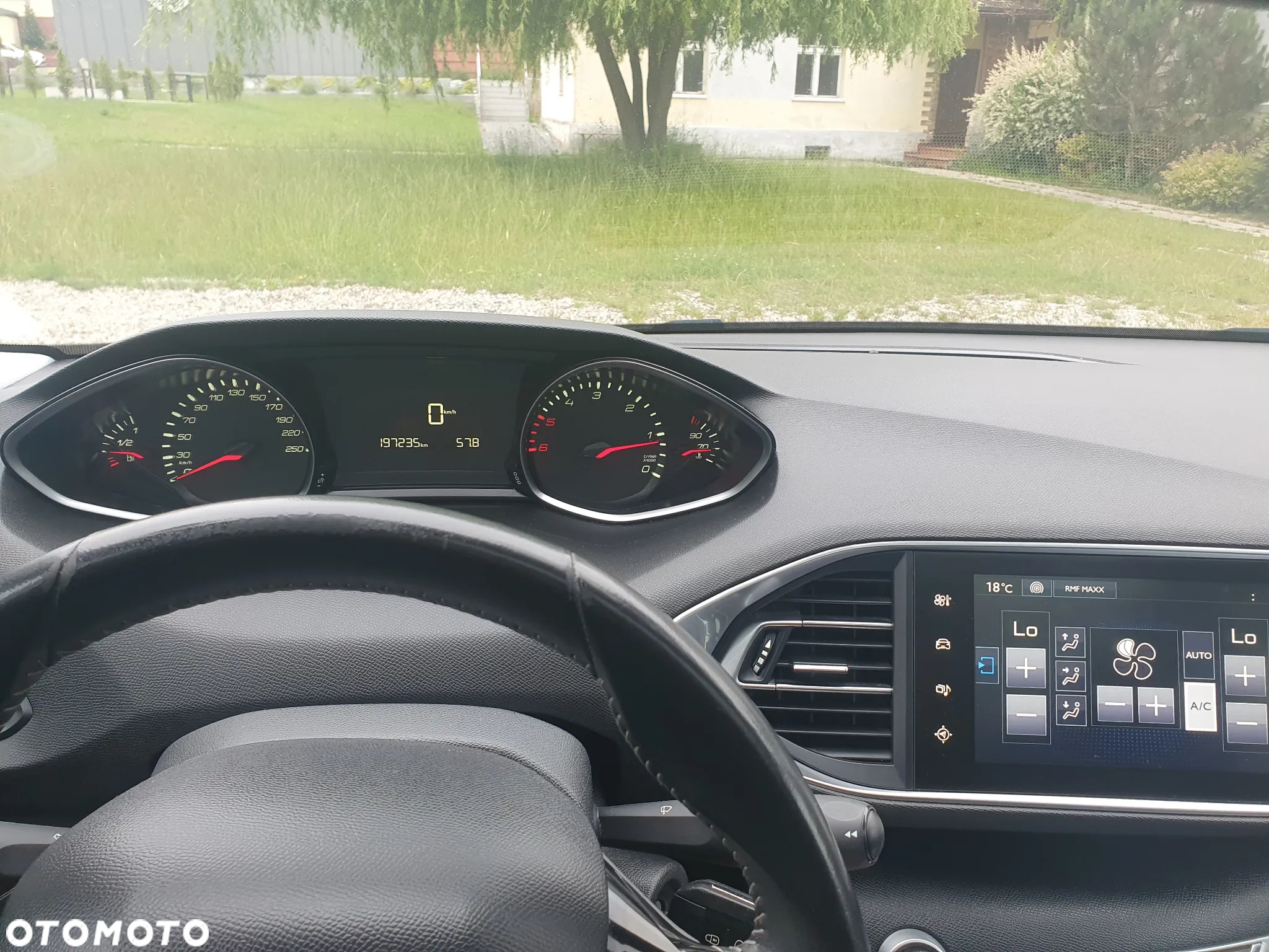 Peugeot 308 1.6 BlueHDi Allure S&S - 10