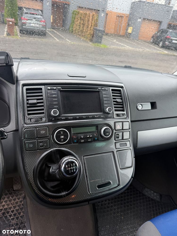 Volkswagen Multivan - 13