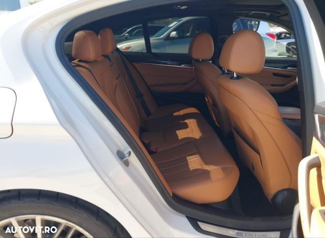 BMW Seria 5 520i Aut. - 8