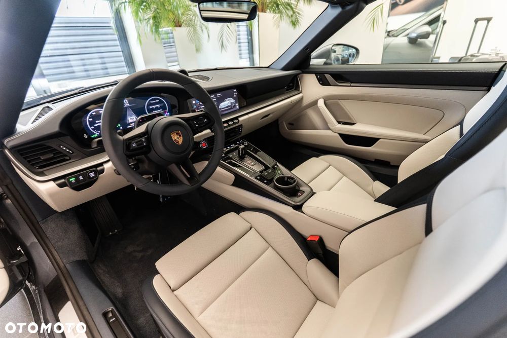 Porsche 911 Targa 4S - 9