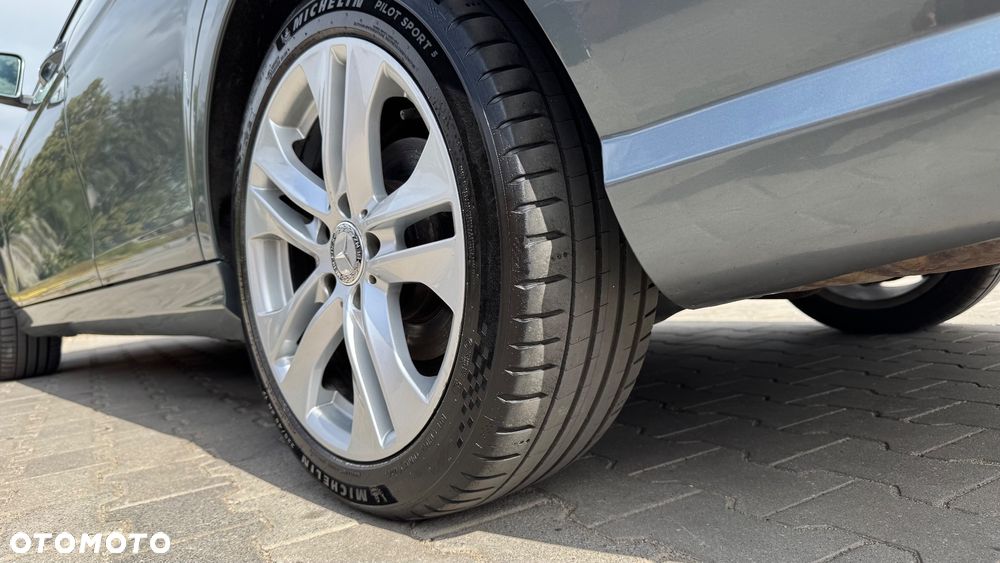 Mercedes-Benz Klasa C 180 CGI BlueEff Avantgarde - 36