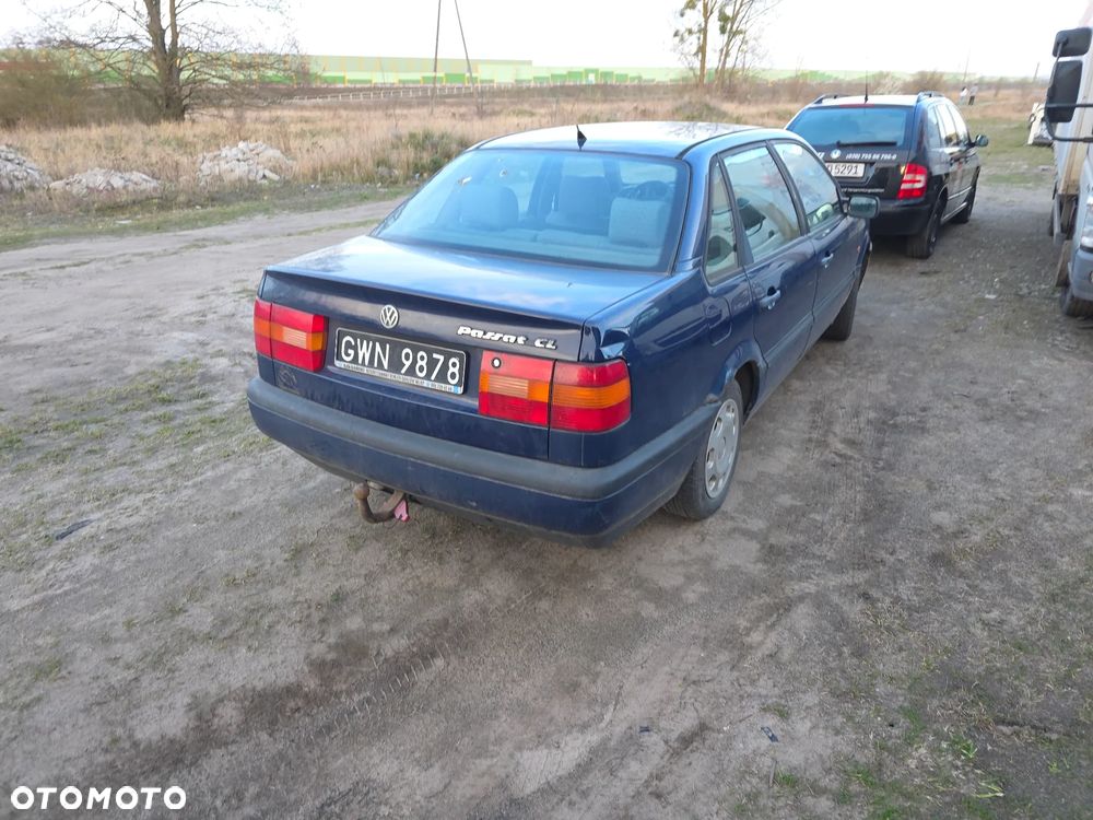 Volkswagen Passat 1.8 CL - 4