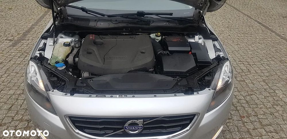 Volvo V40 D2 Drive-E Momentum - 16