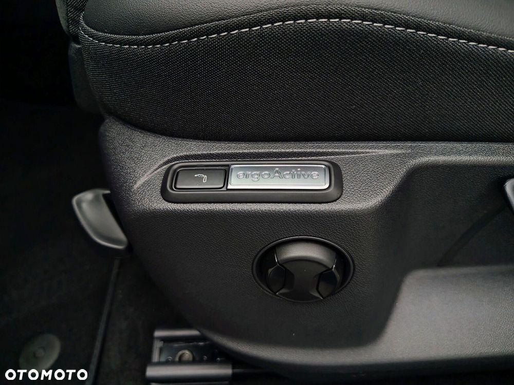 Volkswagen T-Roc - 17