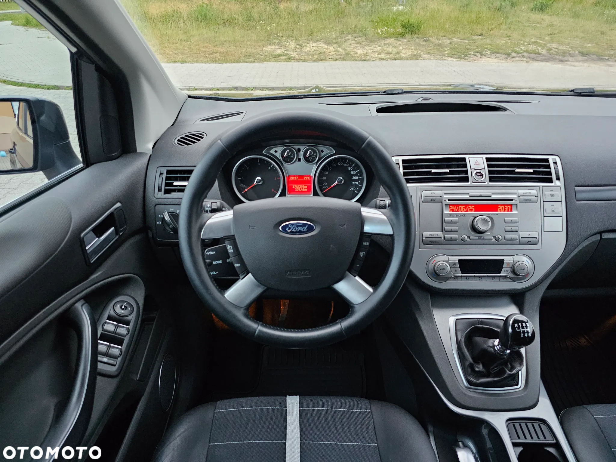 Ford Kuga 2.0 TDCi 4x4 Titanium - 21