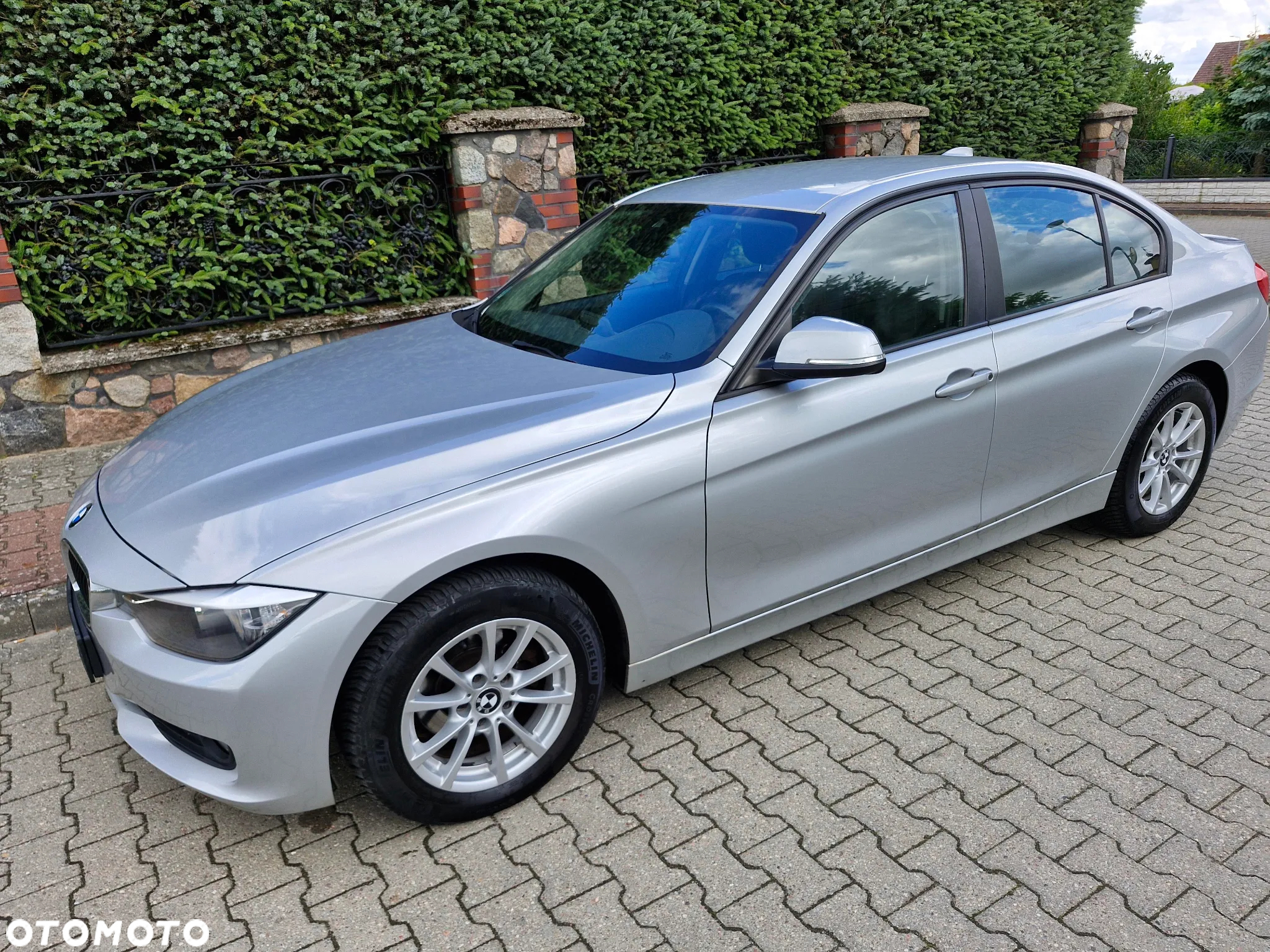 BMW Seria 3 318d DPF Touring Edition Sport - 16