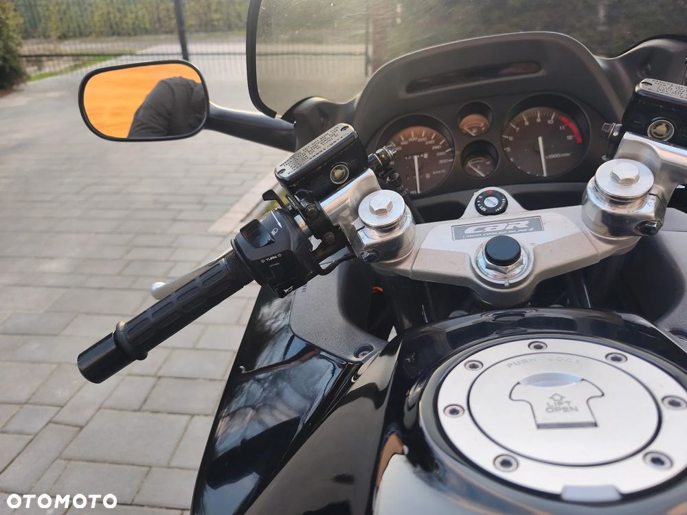 Honda CBR - 27