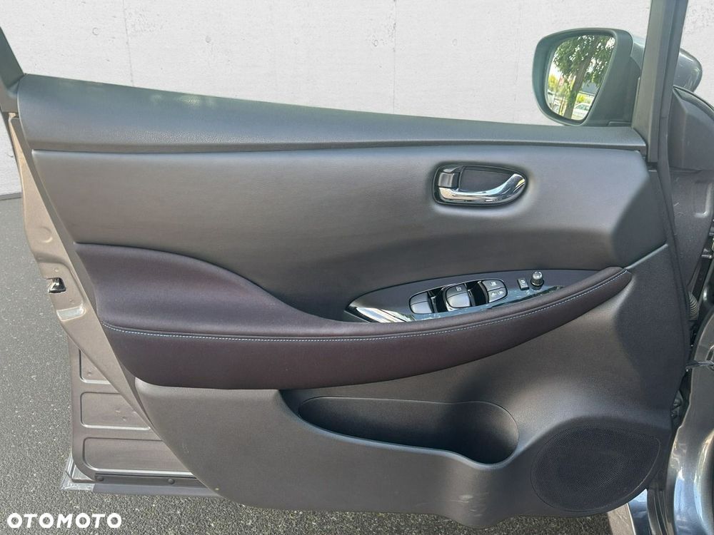 Nissan Leaf - 10