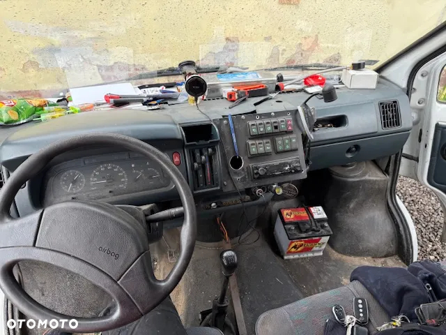 Renault TRAFIC - 11