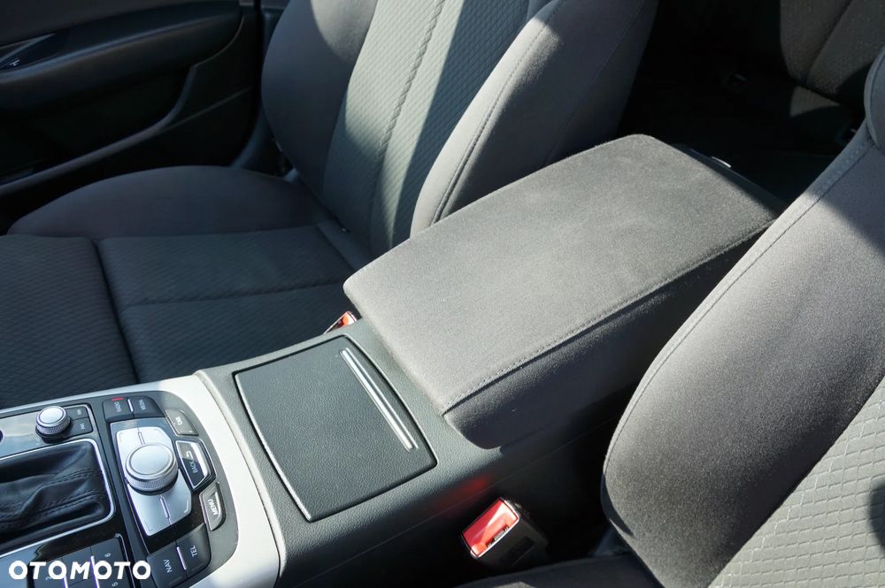 Audi A6 Avant 2.0 TDI quattro S tronic - 23