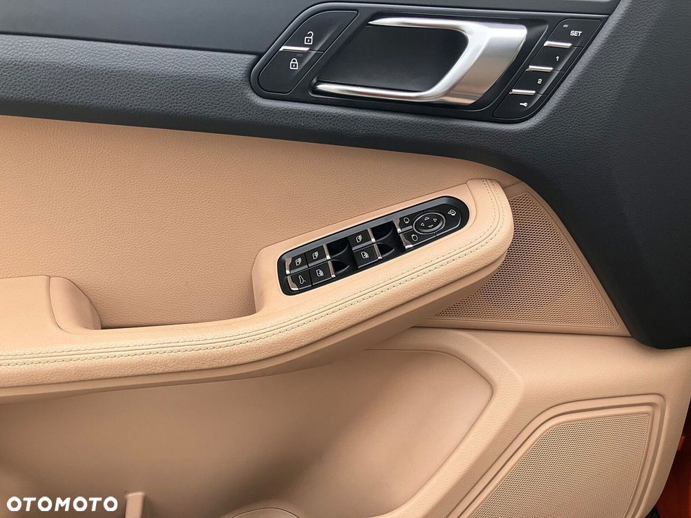 Porsche Macan - 23
