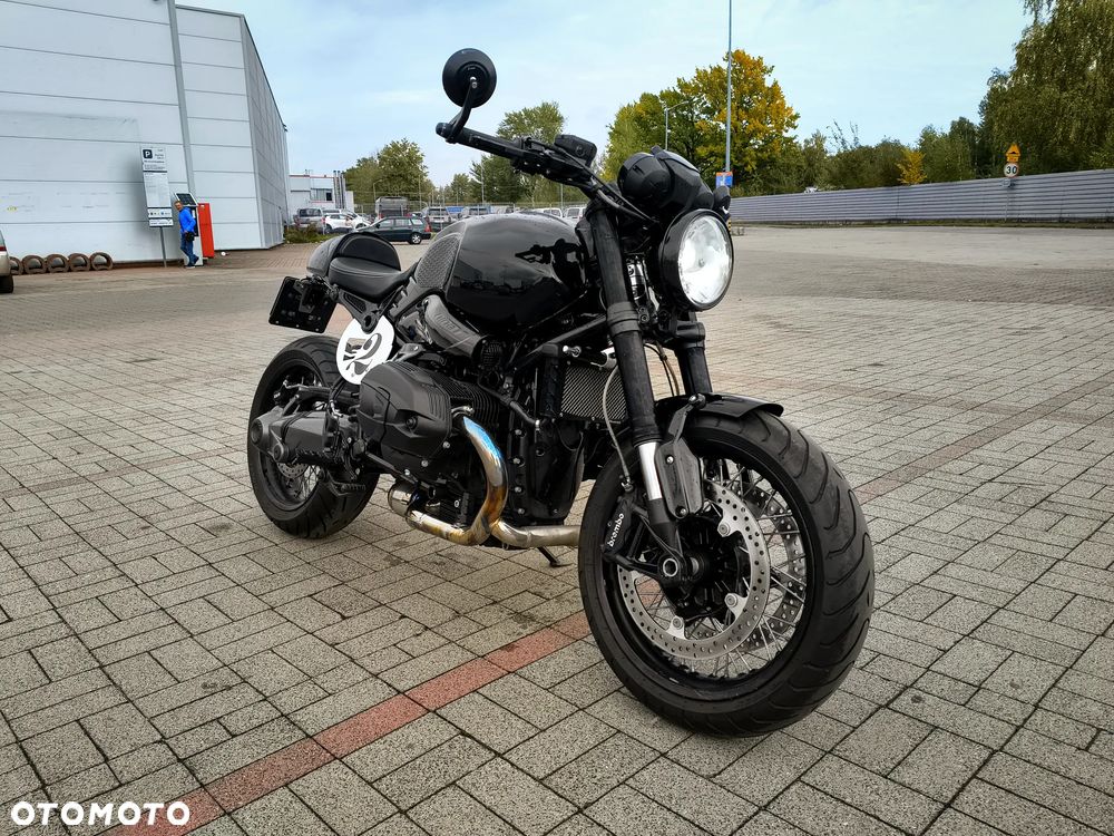 BMW R - 1