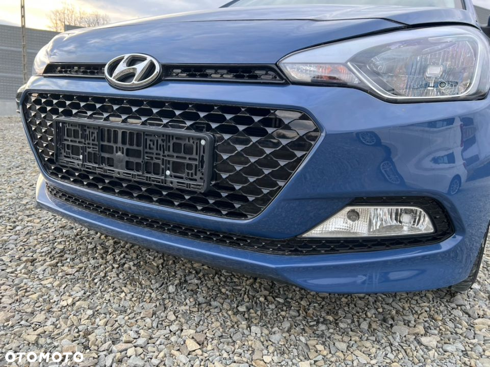 Hyundai i20 blue 1.2 - 13