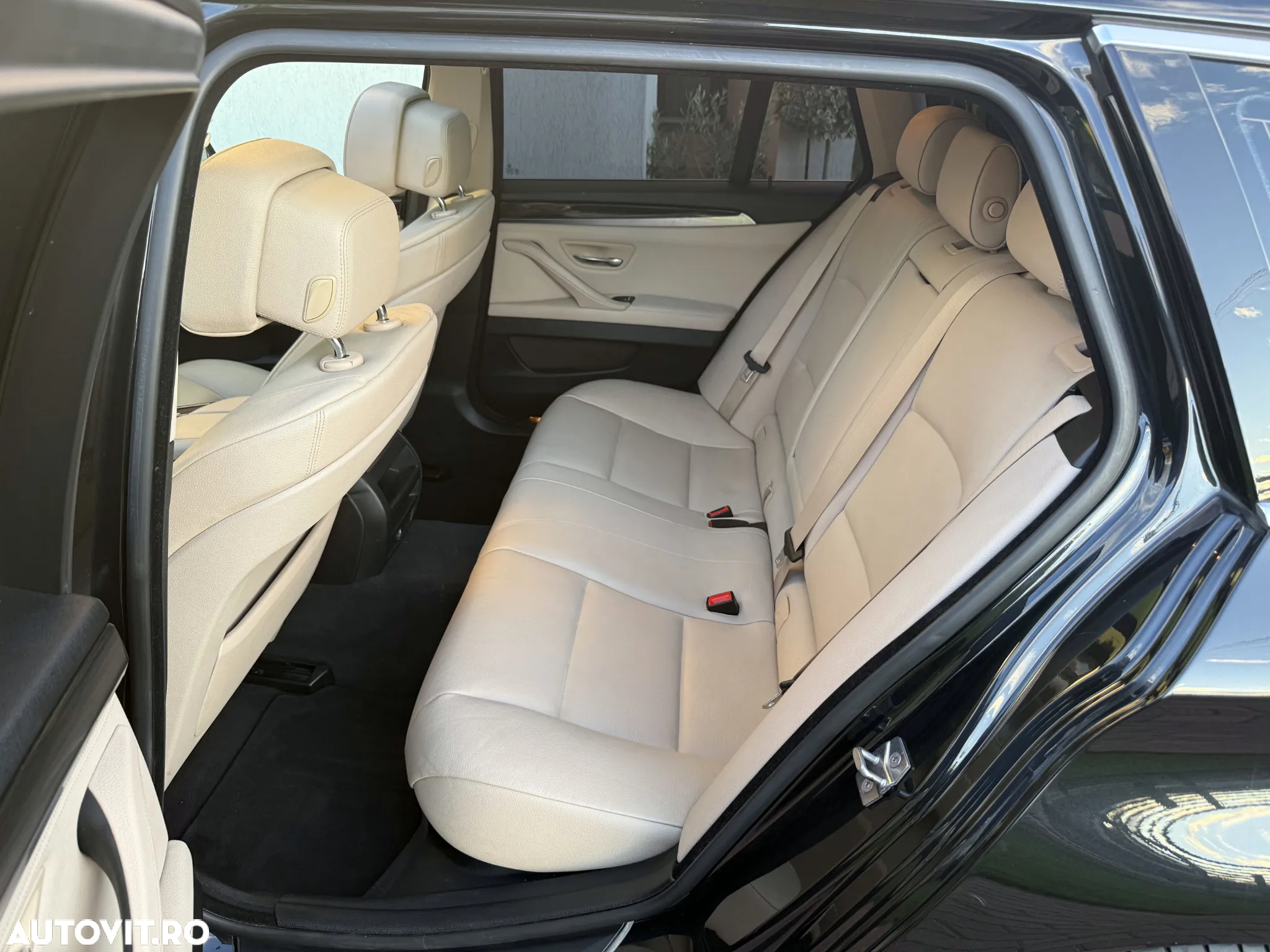 BMW Seria 5 525d Touring Aut. Luxury Line - 10