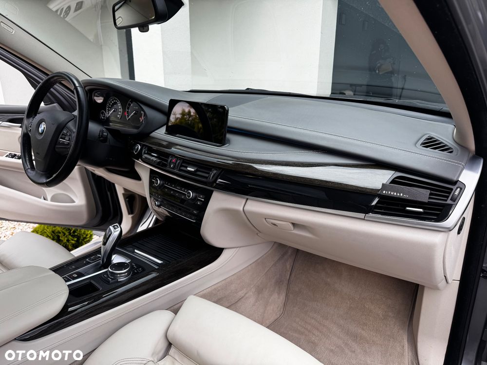 BMW X5 xDrive30d - 23