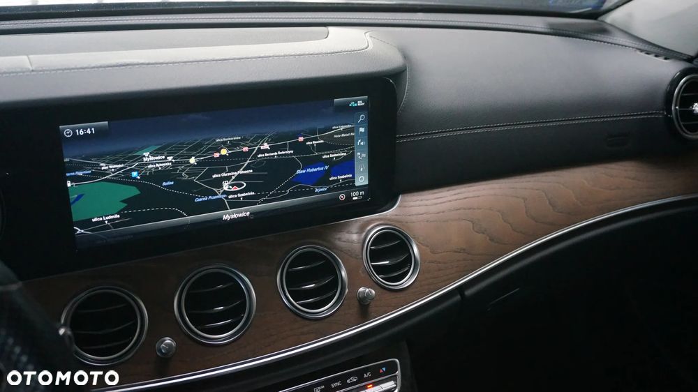 Mercedes-Benz Klasa E 220 d 9G-TRONIC - 20