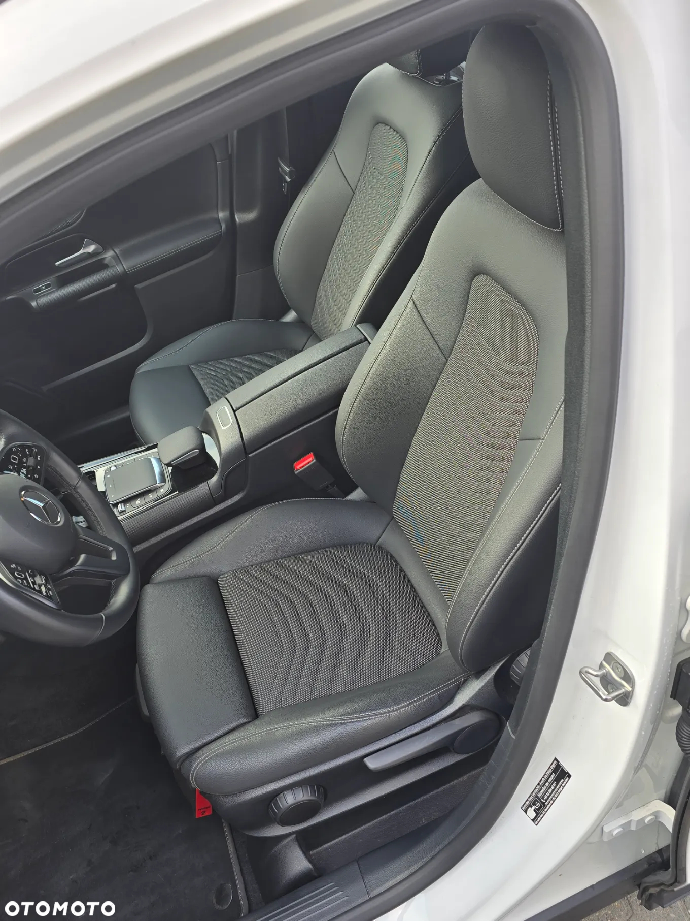 Mercedes-Benz GLB 200 Style 7G-DCT - 8