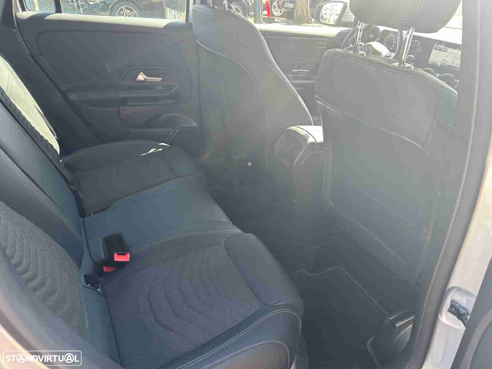 Mercedes-Benz GLA 180 d - 9