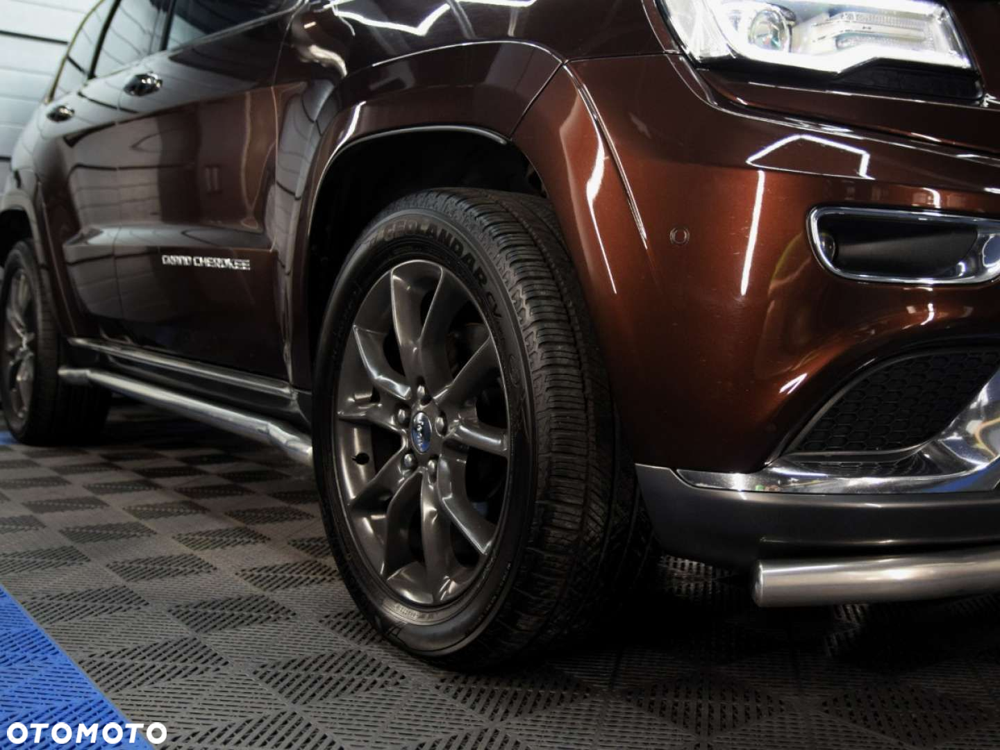 Jeep Grand Cherokee - 16