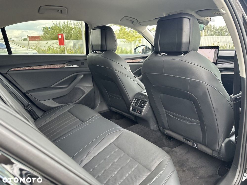Skoda Superb 2.0 TDI SCR 4x4 L&K DSG - 19