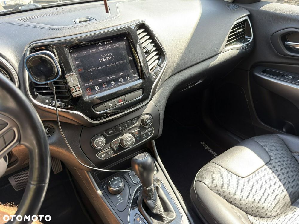 Jeep Cherokee - 29