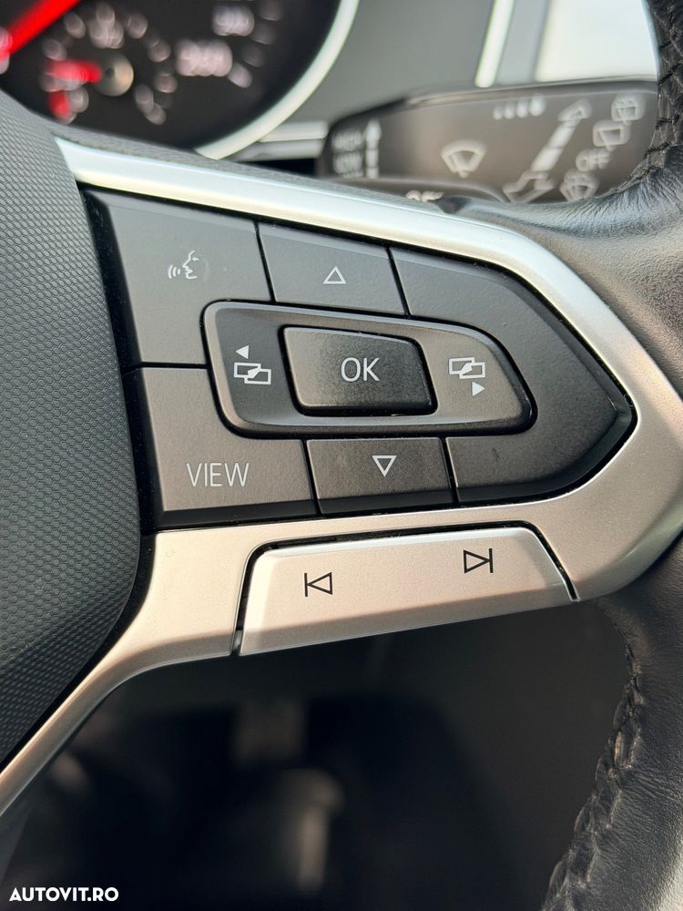 Volkswagen Passat - 12