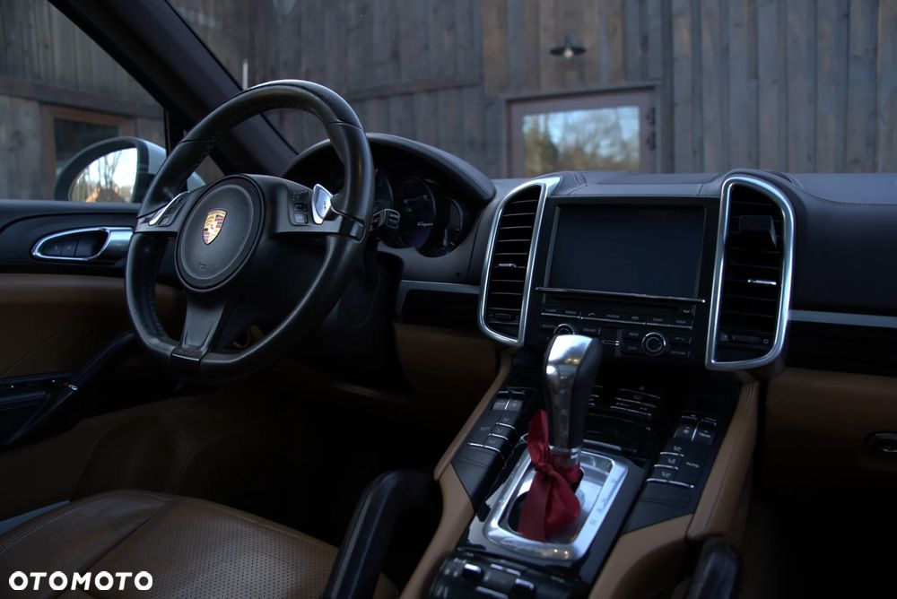 Porsche Cayenne - 4